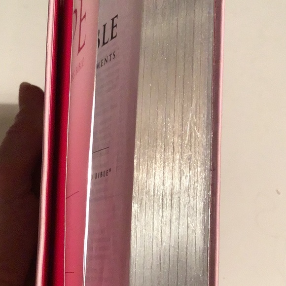 Here’s Hope Pink Ribbon Breast Cancer Awareness Holy Bible - Picture 10 of 10